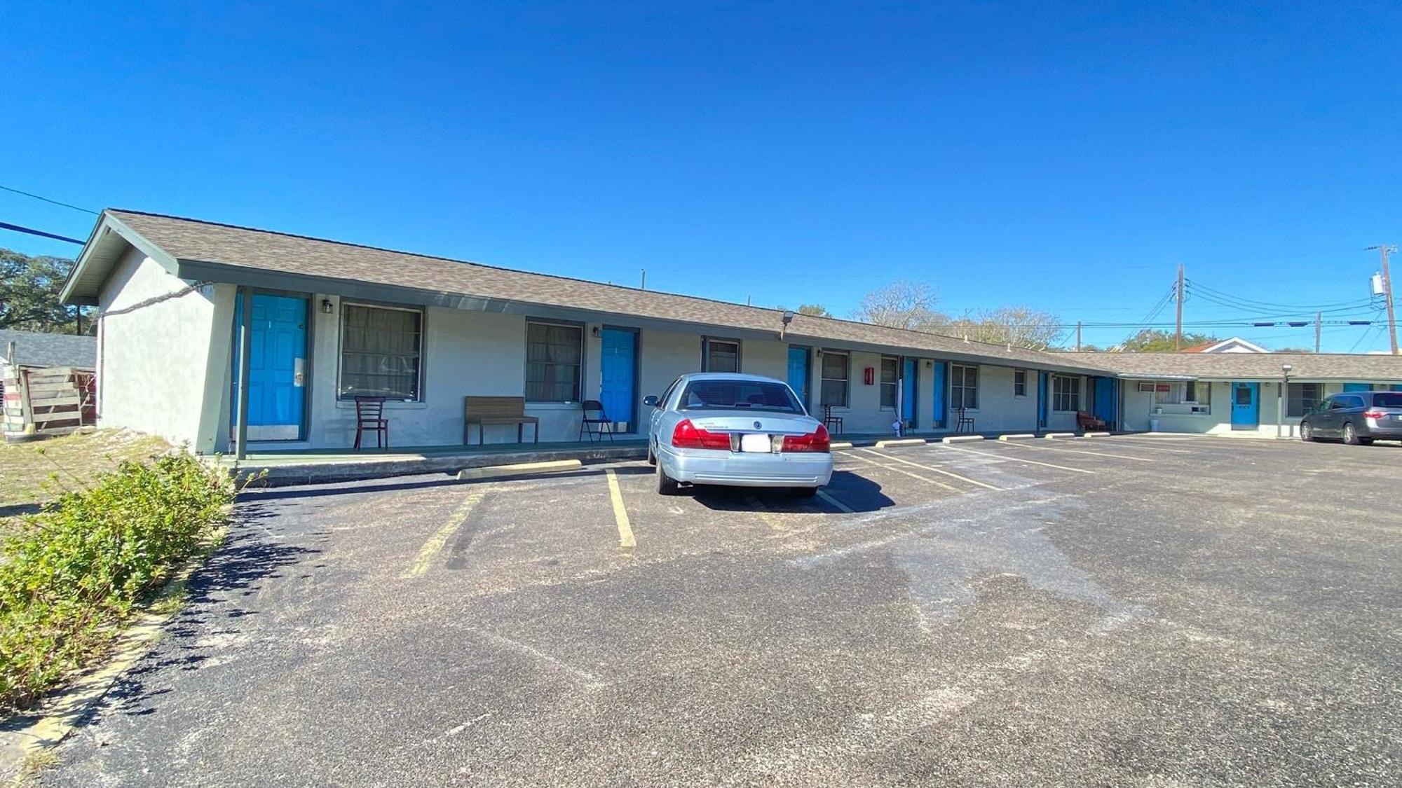 Tropic Motel 阿兰瑟斯帕斯 外观 照片